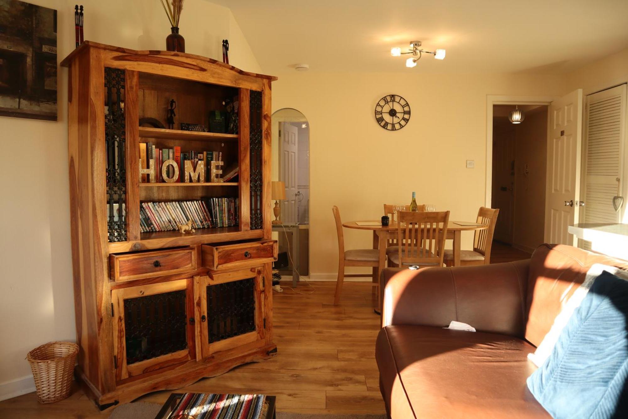 3 Bedrooms Flat In Central Edinburgh Old Town Sleeps 6 מראה חיצוני תמונה